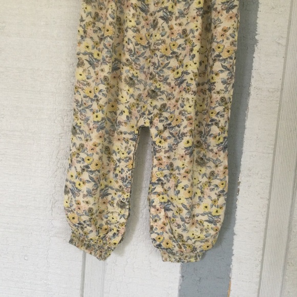 Something Navy Floral Smocked Romper In YELLOW SAND ROMANTIC DITSY SZ 18 Months - Picture 5 of 12
